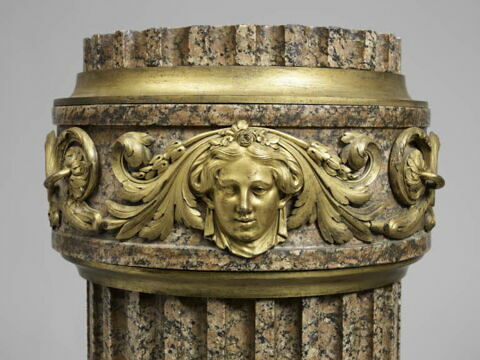 Fût de colonne cannelée, d'une paire, image 2/2