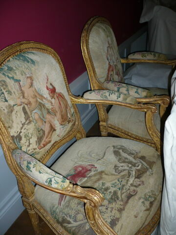 Fauteuil "à la reine", d'une suite de huit (OA 10506 3 à OA 10506 10) et de deux canapés à joues (OA 10506 1 et OA 10506 2)"
