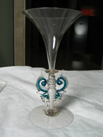 Verre à tige ailée, image 2/3