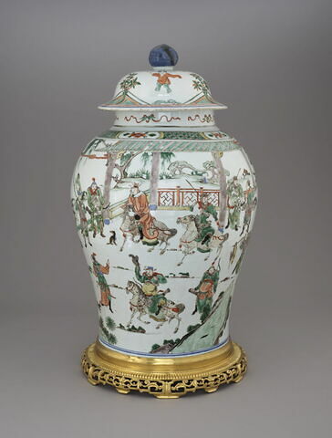 Vase balustre à décor de scènes de cour, image 2/4