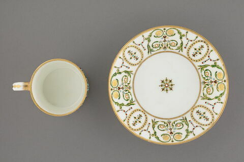 Tasse et soucoupe, image 3/10