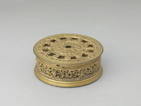 Montre de forme "tambour"