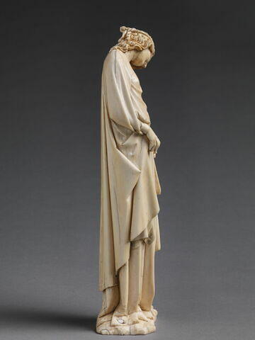 Statuette provenant du groupe représentant la Descente de Croix : la synagogue, image 5/12