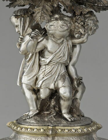 Coupe d'un ensemble de quatre (OA 12519 1 à OA 12519 4) du surtout de table du duc de Luynes (1802-1867), image 10/18