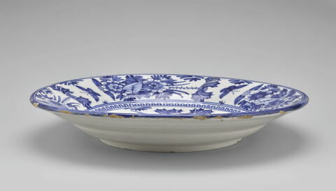 Plat à décor floral d’inspiration orientale, image 2/3