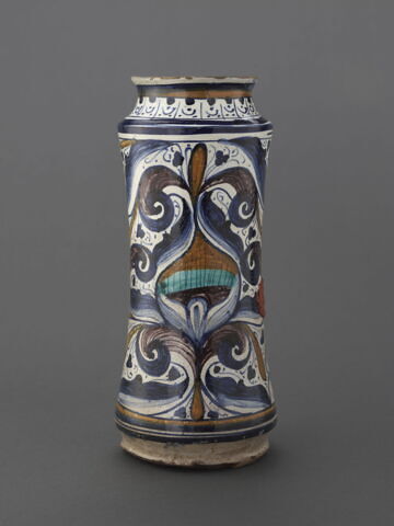 Albarello : armoiries d'Alphonse II d'Aragon, duc de Calabre et roi de Naples de 1494 à 1495, et d'Ippolita Sforza (décédée en 1484), sa femme, probablement à l'occasion de leur mariage en 1465, image 2/6