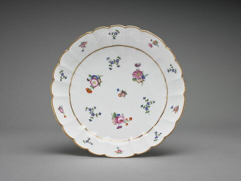 Compotier rond à bords festonnés et à côtes à l'intérieur, d'un ensemble de dix (TH 1354 à 1363), image 4/4