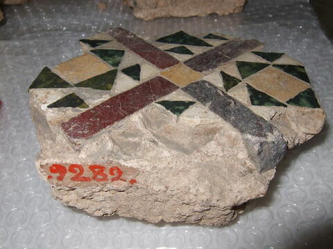 Fragment de mosaïque de pavement d'un ensemble (de OA 9271 à 9292), image 1/1