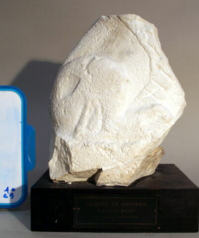 statue, image 2/2