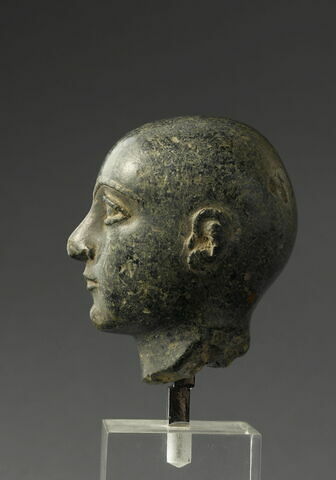 statue, image 2/2