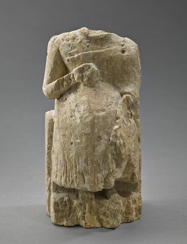 statue, image 3/15