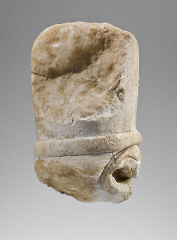 statue, image 2/7