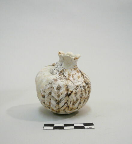 vase, image 3/3