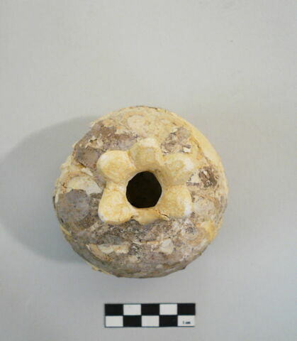 vase, image 3/3