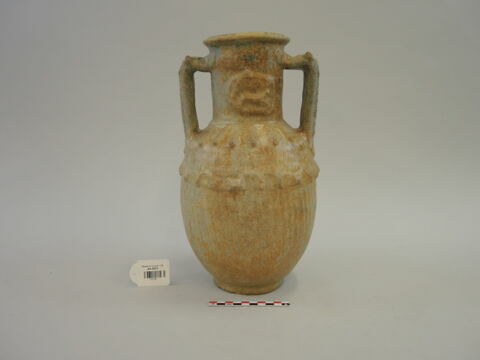 vase, image 2/3
