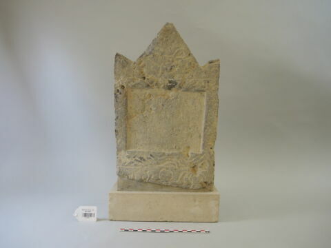 stèle, image 2/2