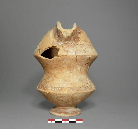 vase, image 2/2