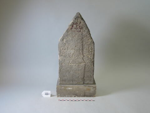 stèle, image 2/2