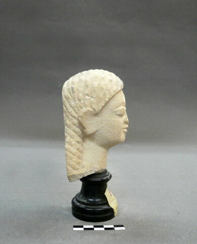 statue, image 2/2