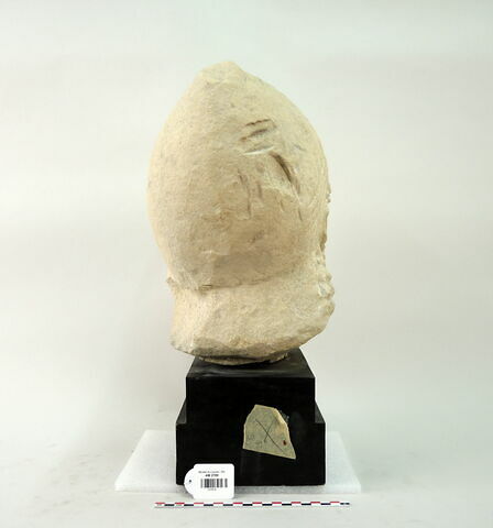 statue, image 3/3