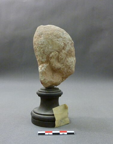 statue, image 2/2