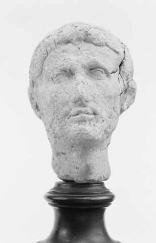 statue, image 6/9