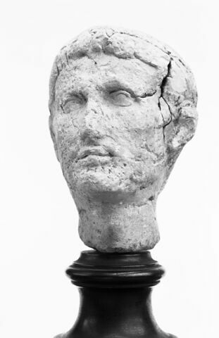 statue, image 9/9