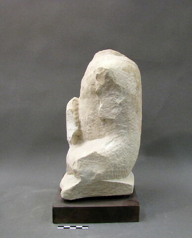 statue, image 2/4