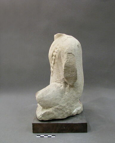 statue, image 3/5