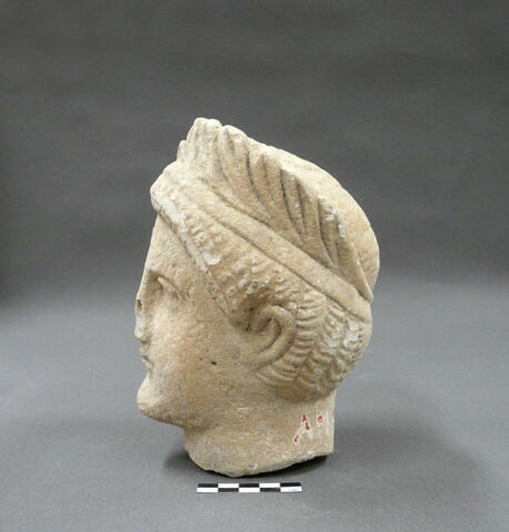 statue, image 2/2