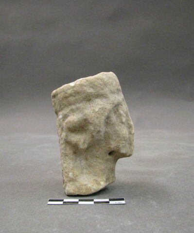 statue, image 2/2