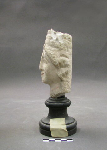 statue, image 2/2