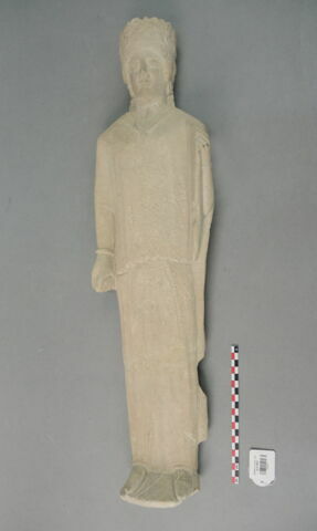 statue