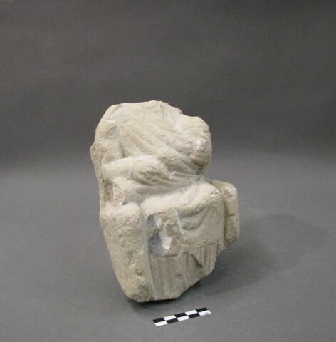 statue, image 2/2