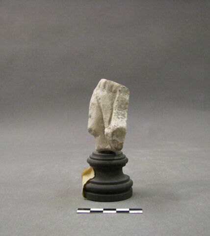 statue, image 2/2