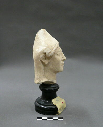 statue, image 2/2