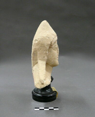 statue, image 2/2