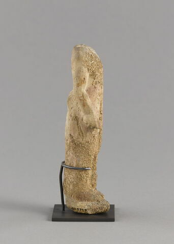 statue, image 3/3