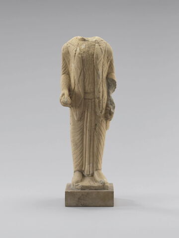 statue