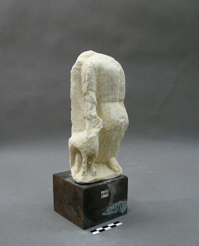 statue, image 2/3