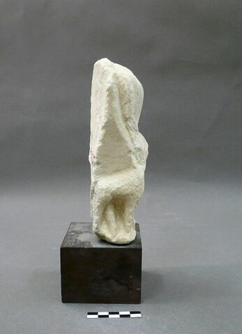 statue, image 3/3