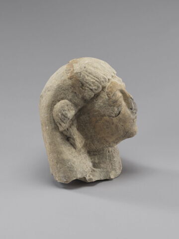 statue, image 3/4