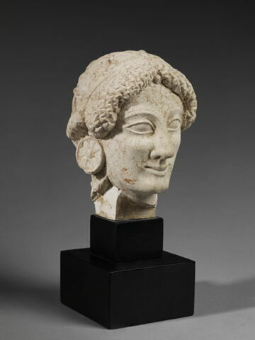 statue, image 2/11