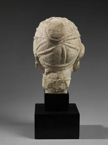 statue, image 6/11