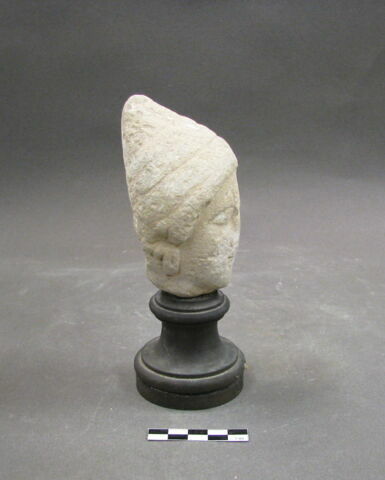 statue, image 3/4