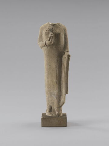statue