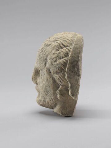 statue, image 3/3