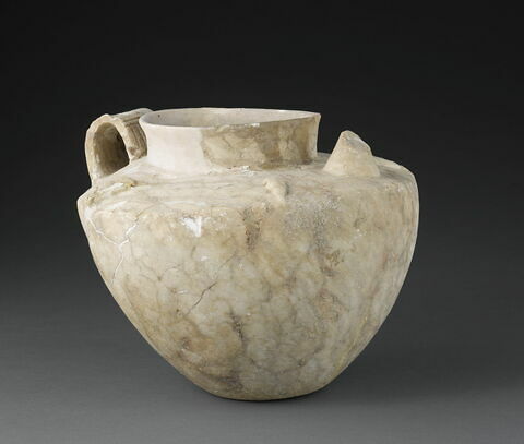 vase, image 3/3