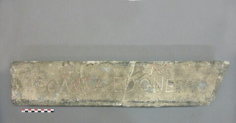 plaque, image 2/2