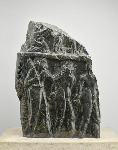 Fragment d'une stèle de victoire d'un roi d'Akkad, image 1/2